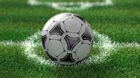 关晓彤称自己是“逃逸格格”瓜尔佳氏，网友呼吁停止炒作